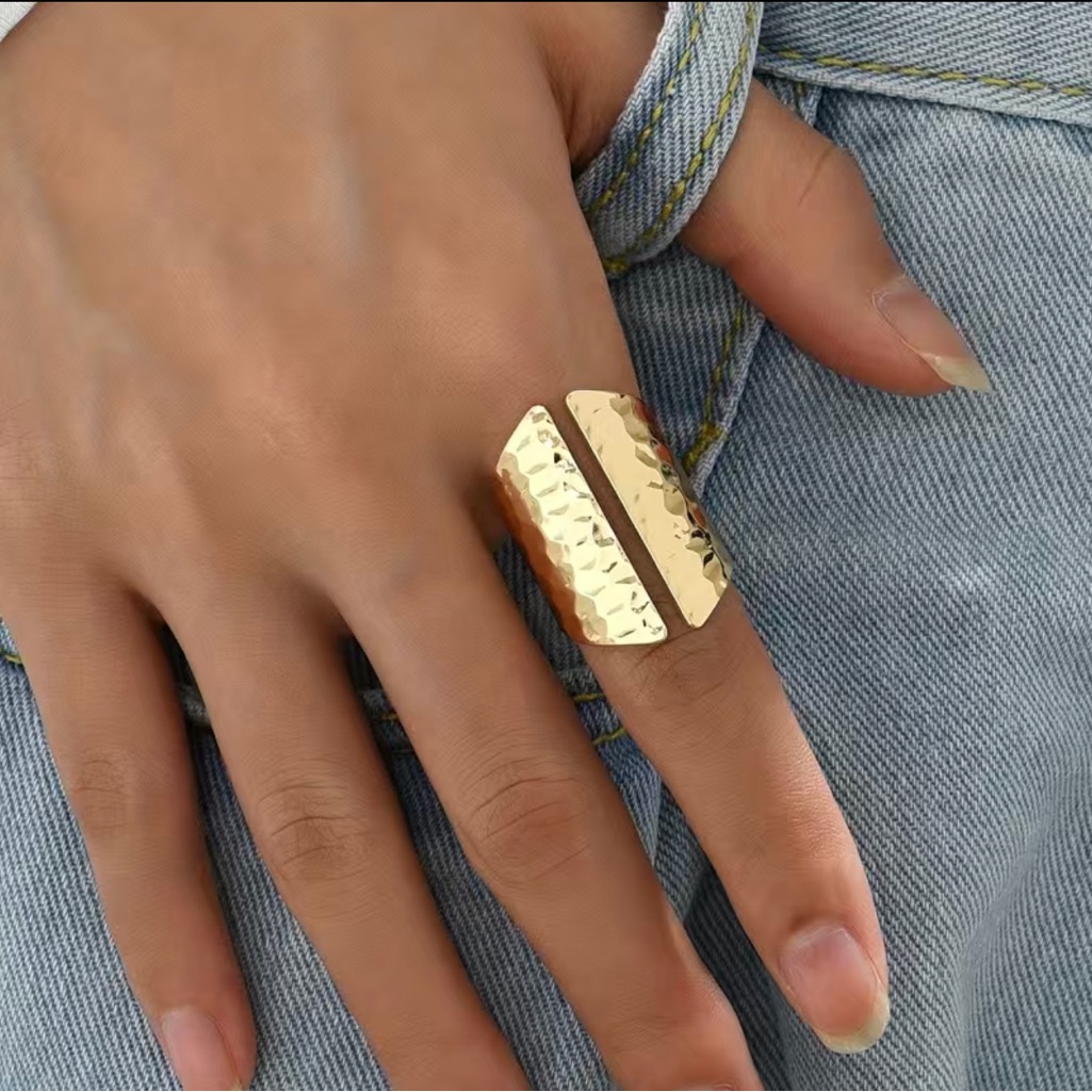 Bnib - Open Hammer Pattern Ring.